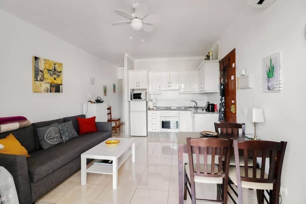 Capistrano Village, 1 bedroom + free wi-fi Nerja Buitenkant foto