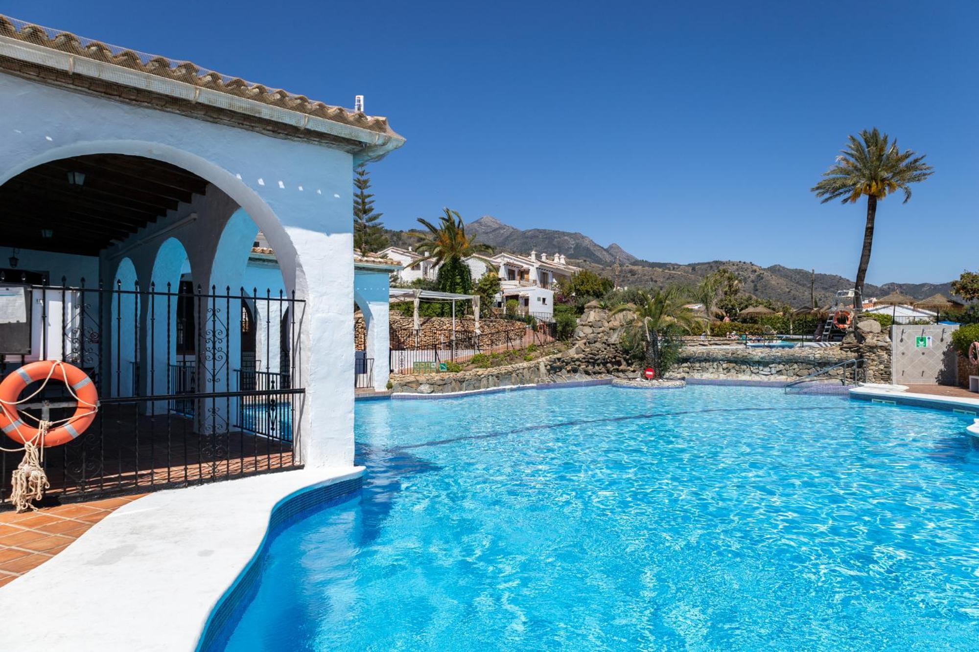 Capistrano Village, 1 bedroom + free wi-fi Nerja Buitenkant foto