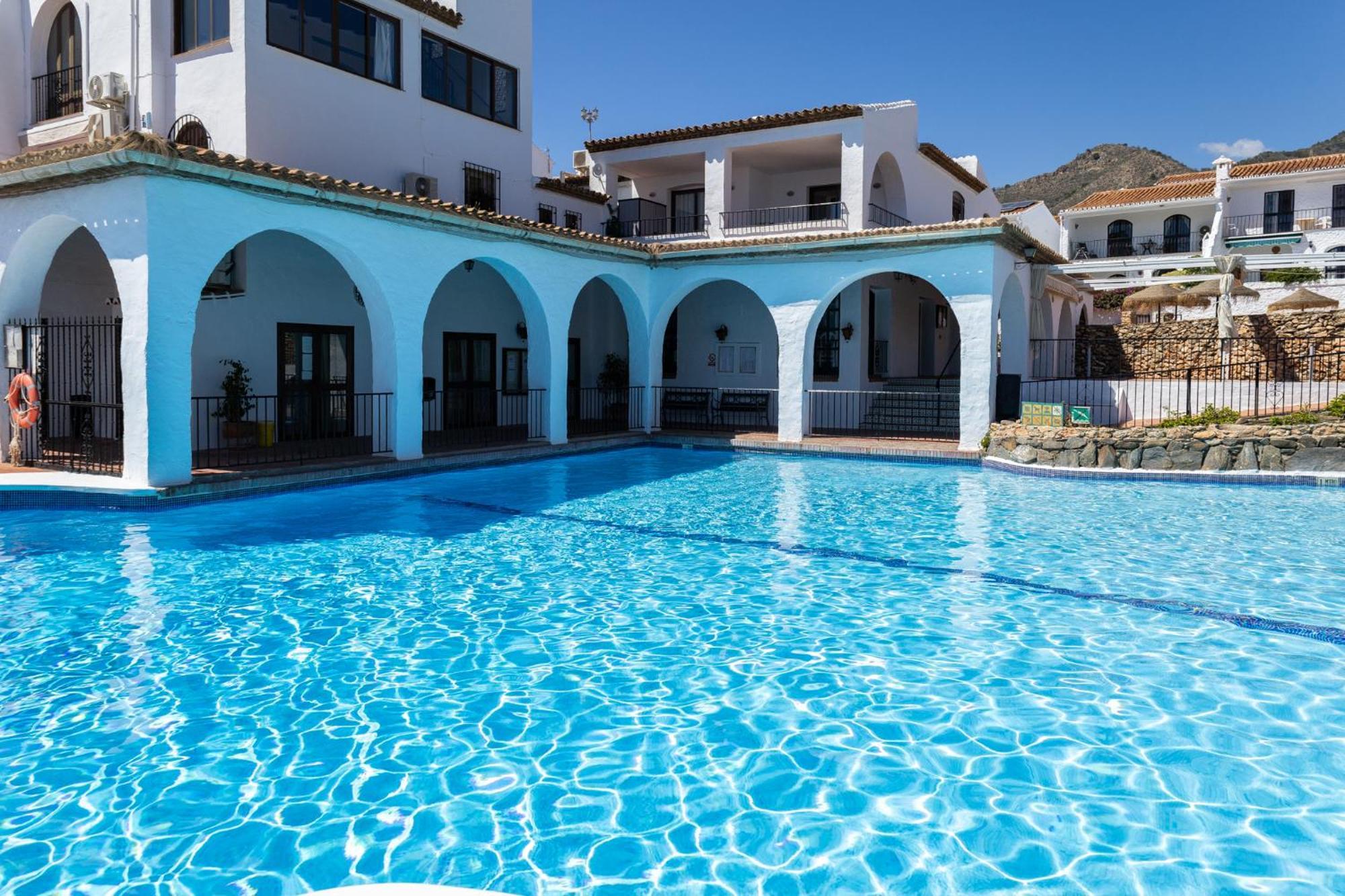 Capistrano Village, 1 bedroom + free wi-fi Nerja Buitenkant foto