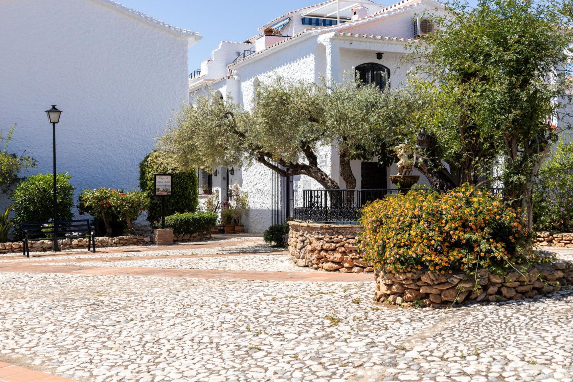 Capistrano Village, 1 bedroom + free wi-fi Nerja Buitenkant foto