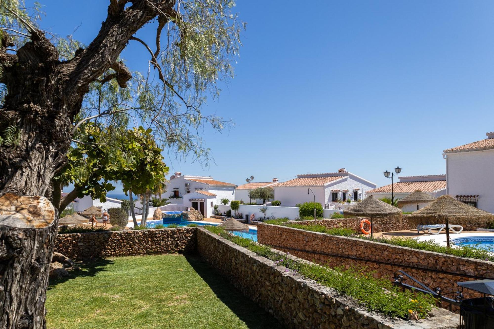 Capistrano Village, 1 bedroom + free wi-fi Nerja Buitenkant foto