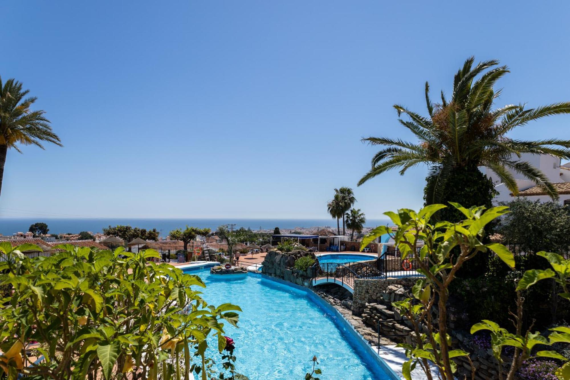 Capistrano Village, 1 bedroom + free wi-fi Nerja Buitenkant foto