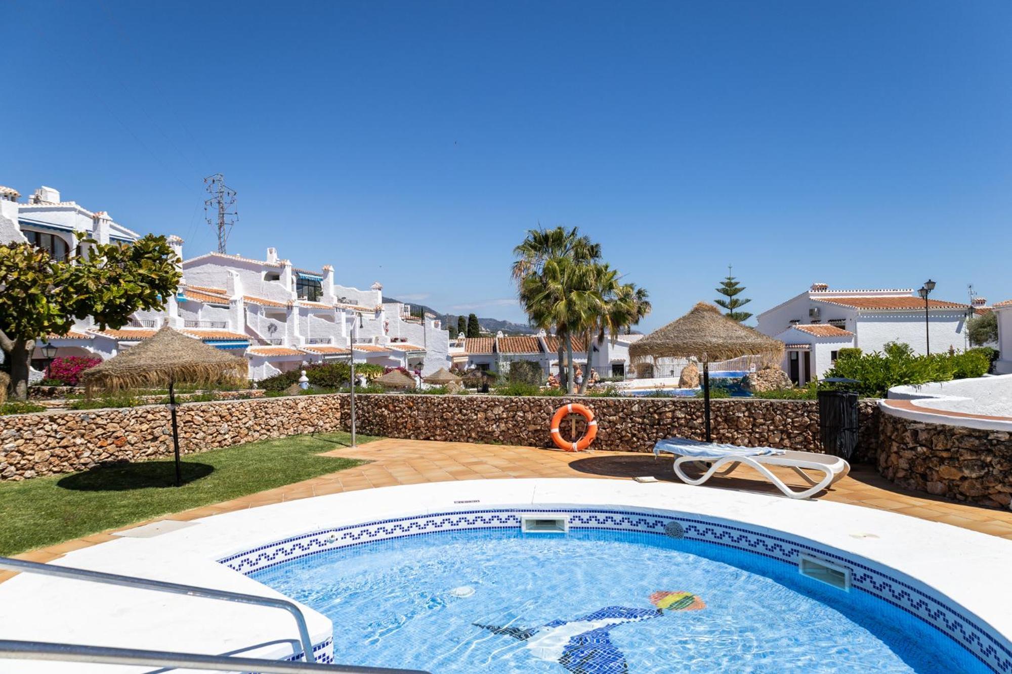 Capistrano Village, 1 bedroom + free wi-fi Nerja Buitenkant foto