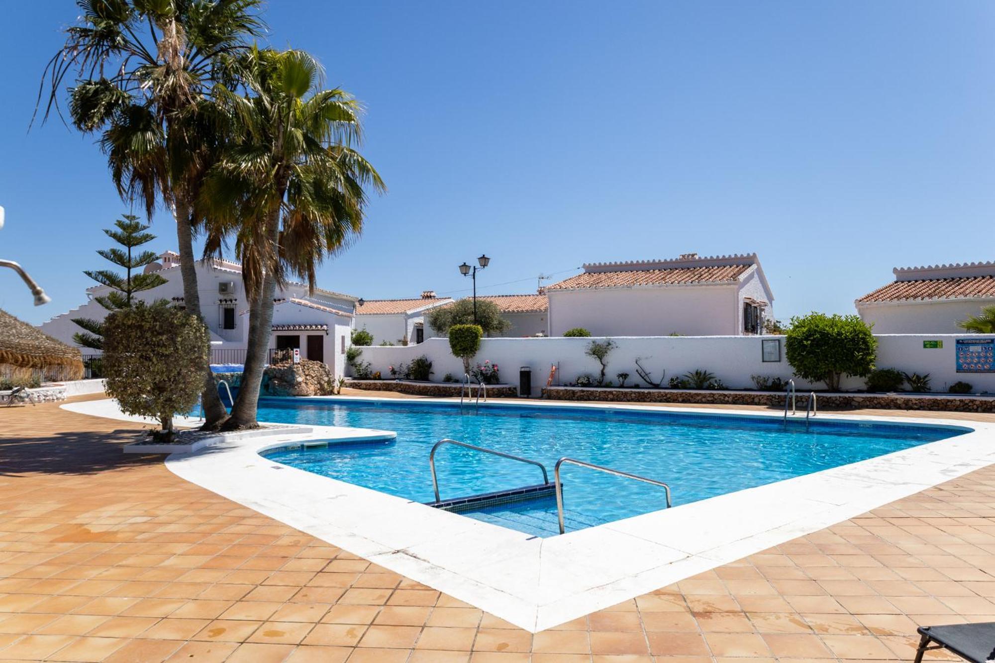 Capistrano Village, 1 bedroom + free wi-fi Nerja Buitenkant foto